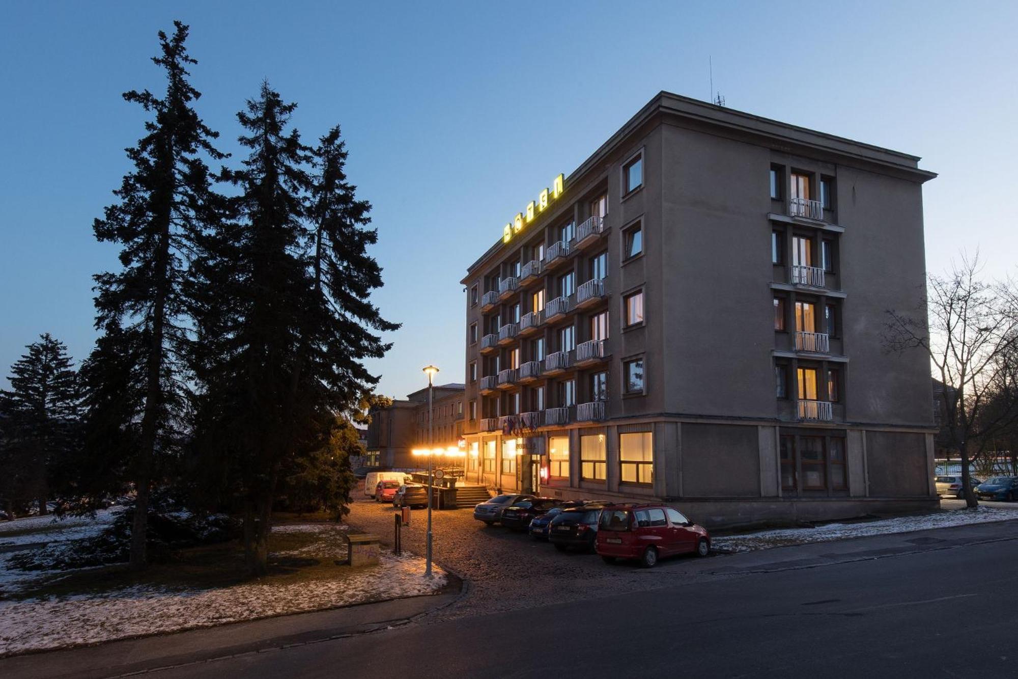 Hotel Belvedere Пршибрам Экстерьер фото
